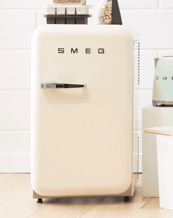 Smeg Retro Right-Hinge Mini Fridge