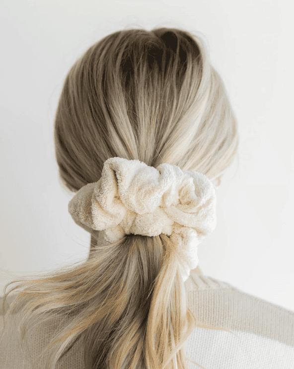 OVERSIZED TOWEL SCRUNCHIES