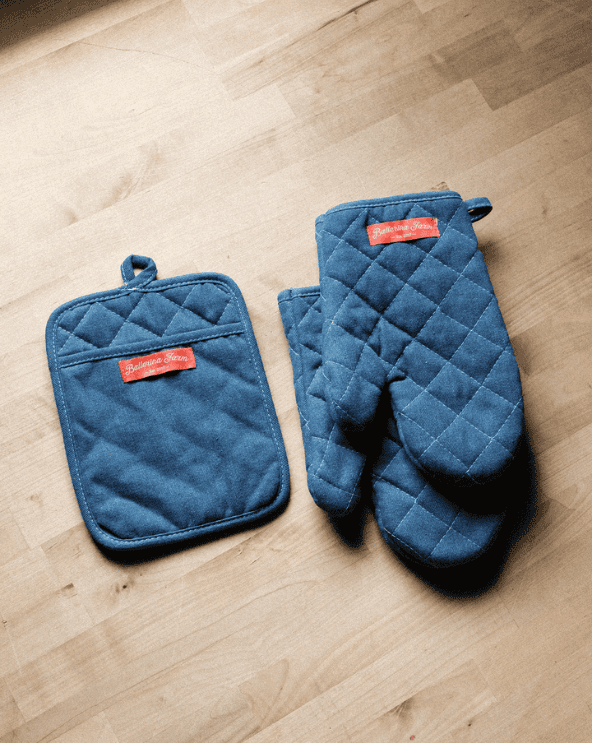 Oven Mitts & Potholder Set