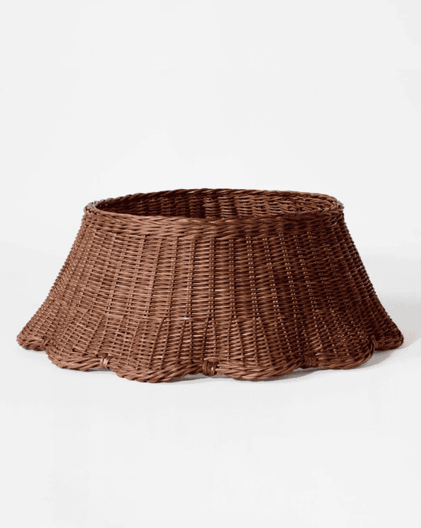 Scalloped Woven Christmas Tree Collar